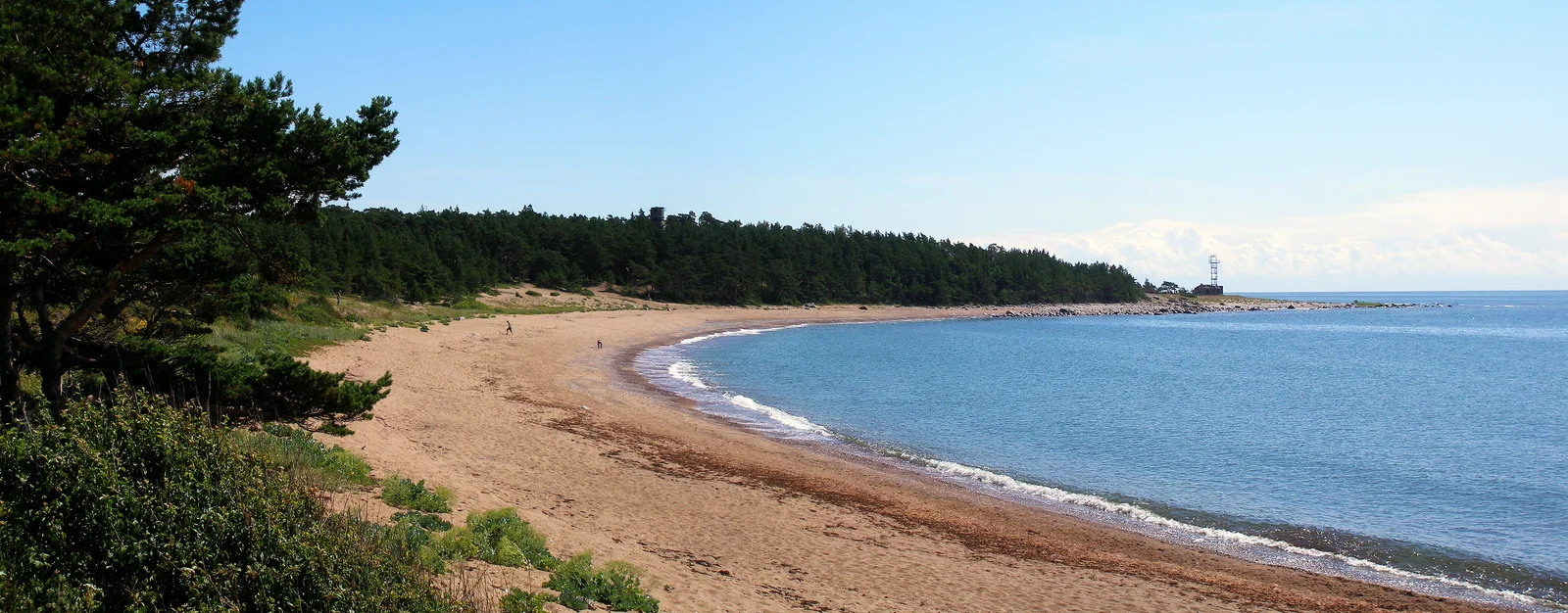 Hiiumaa Ristna rand: liivane rannajoon ja Läänemeri.